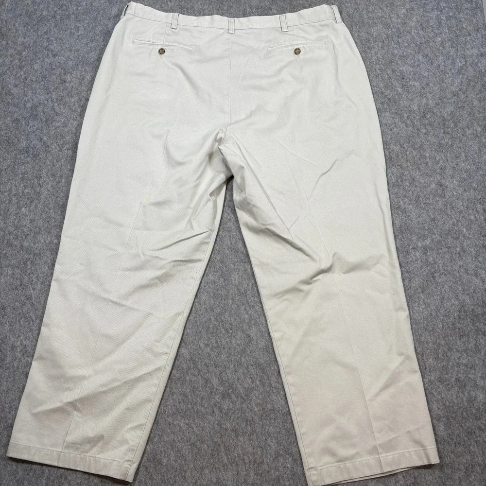 L.L. Bean Chino Pants Men's Size‎ 42 Comfort Waist Pleated 100% Cotton Casual